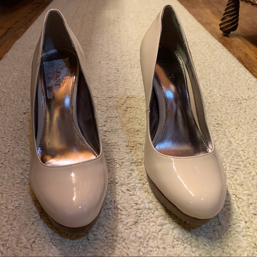 Cream Patent Leather Alfani Heels Sz 6